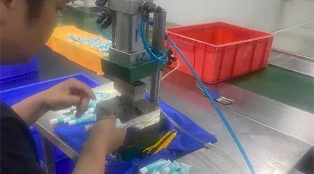​A PRODUÇÃO DE CREME PROTETOR SOLAR ESTÁ AVANÇANDO CONSTANTEMENTE, E UM TRABALHO METICULOSO É FEITO PARA GARANTIR QUE A EFICÁCIA DO PRODUTO PERMANECE NO LINHA INFERIOR.