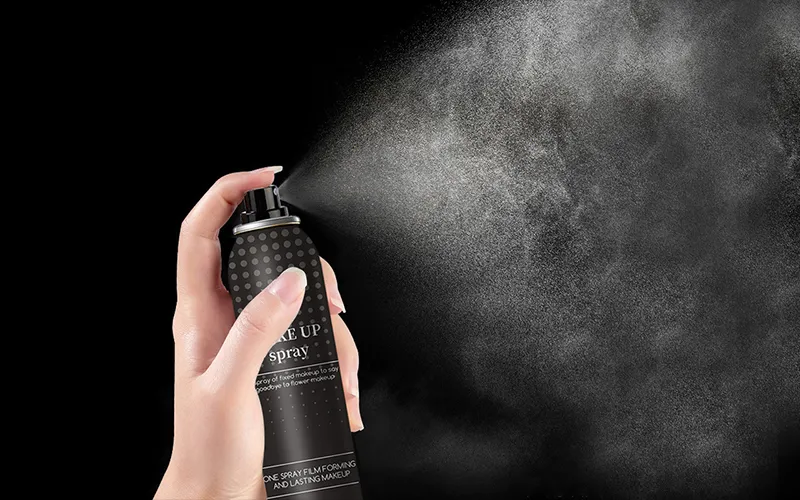 ​A CONFIANÇA DE NÃO REMOVER A MAQUIAGEM VEM DO SPRAY DE CONFIGURAÇÃO DE WILSON.